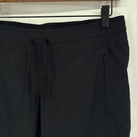 Athleta La Viva Capri Pants 6 Black Ruched Gym Training Workout Athleisure - Picture 3 of 8